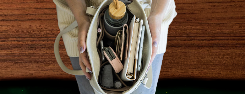 Tips to Maximize Storage Space in Your Beach Bag Tips to Maximize Storage Space in Your Beach Bag